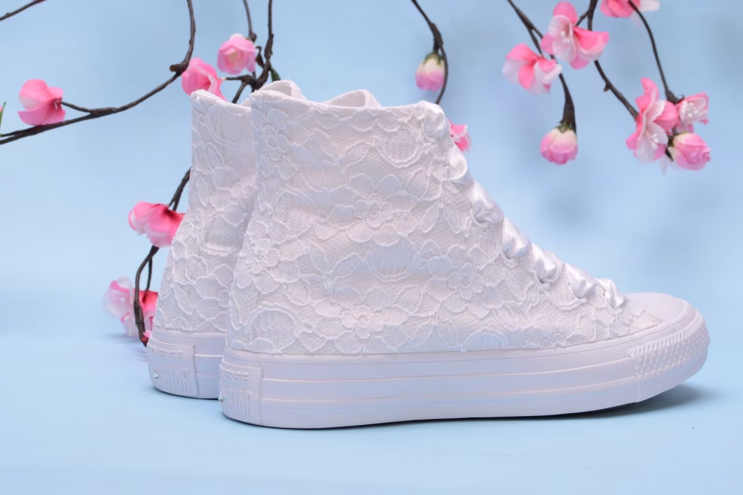 converse en dentelle pour mariée