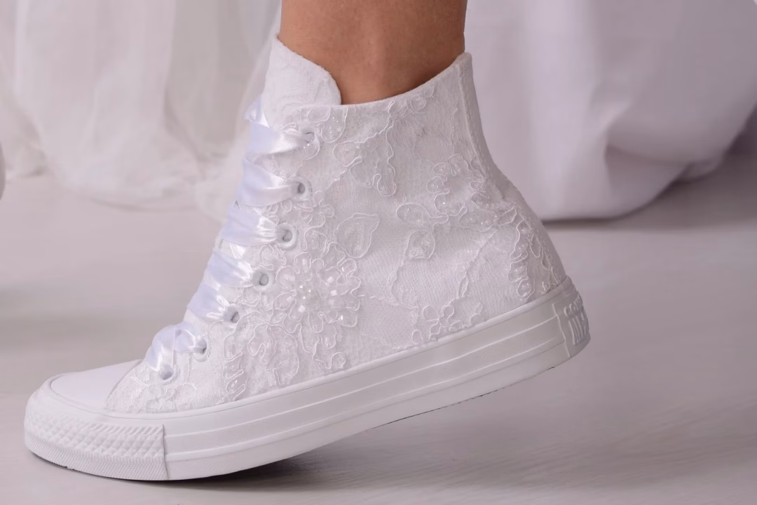 Converse personnalisés Lovin Bridal pour les mariées à la mode