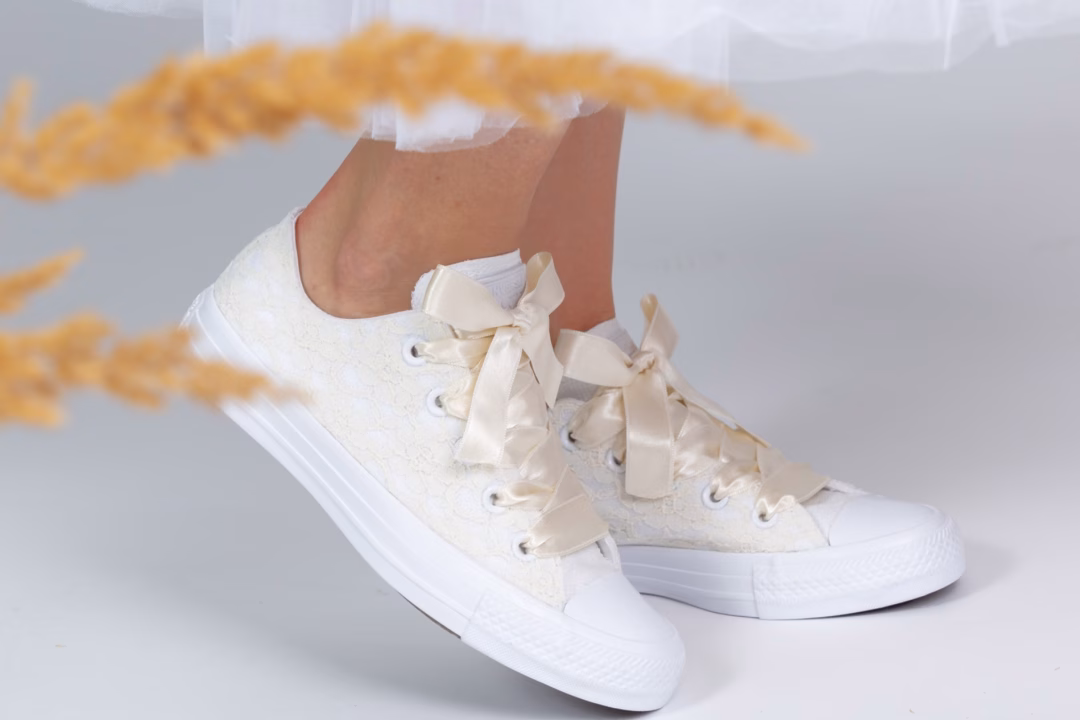 Chaussures de mariage féminines avec un style signature