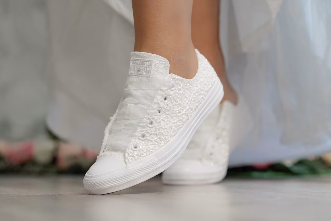 converse en dentelle pour mariée