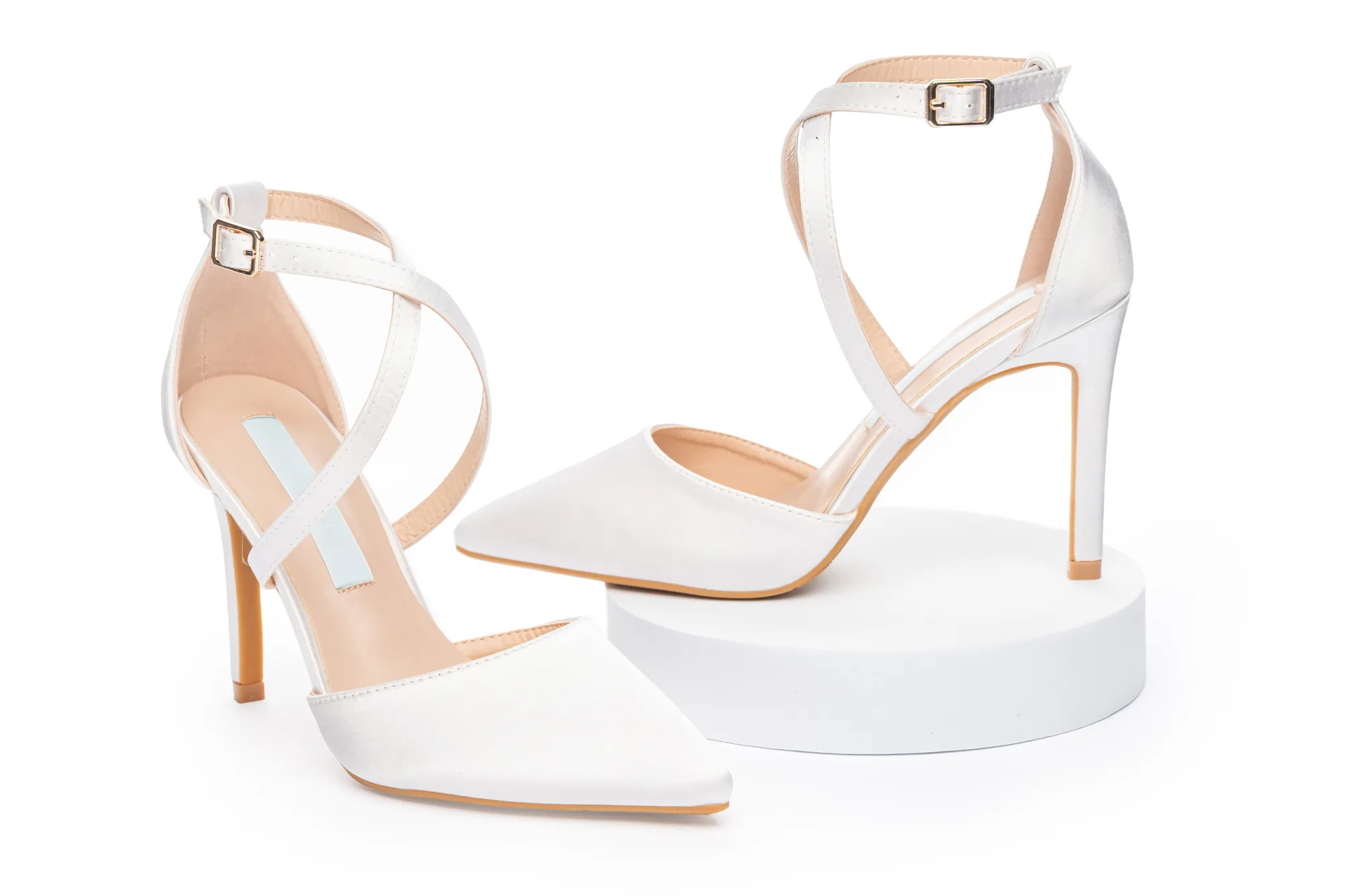 YNG08748 Chaussures de mariée à brides croisées confortables en satin blanc avec semelle antidérapante