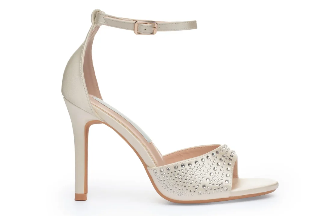 Sandales de mariée de luxe avec dessus en strass et semelle intérieure rembourrée