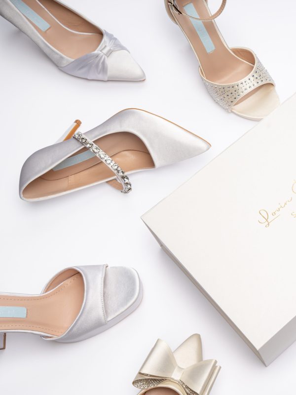 Chaussures de mariée à talon haut élégantes faites à la main