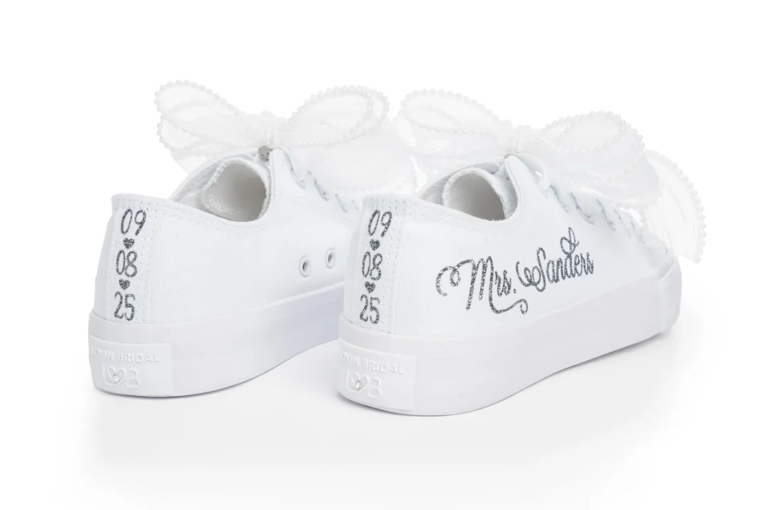 Baskets de mariage blanches à faible hauteur avec texte personnalisé – Lovin Bridal Freya
