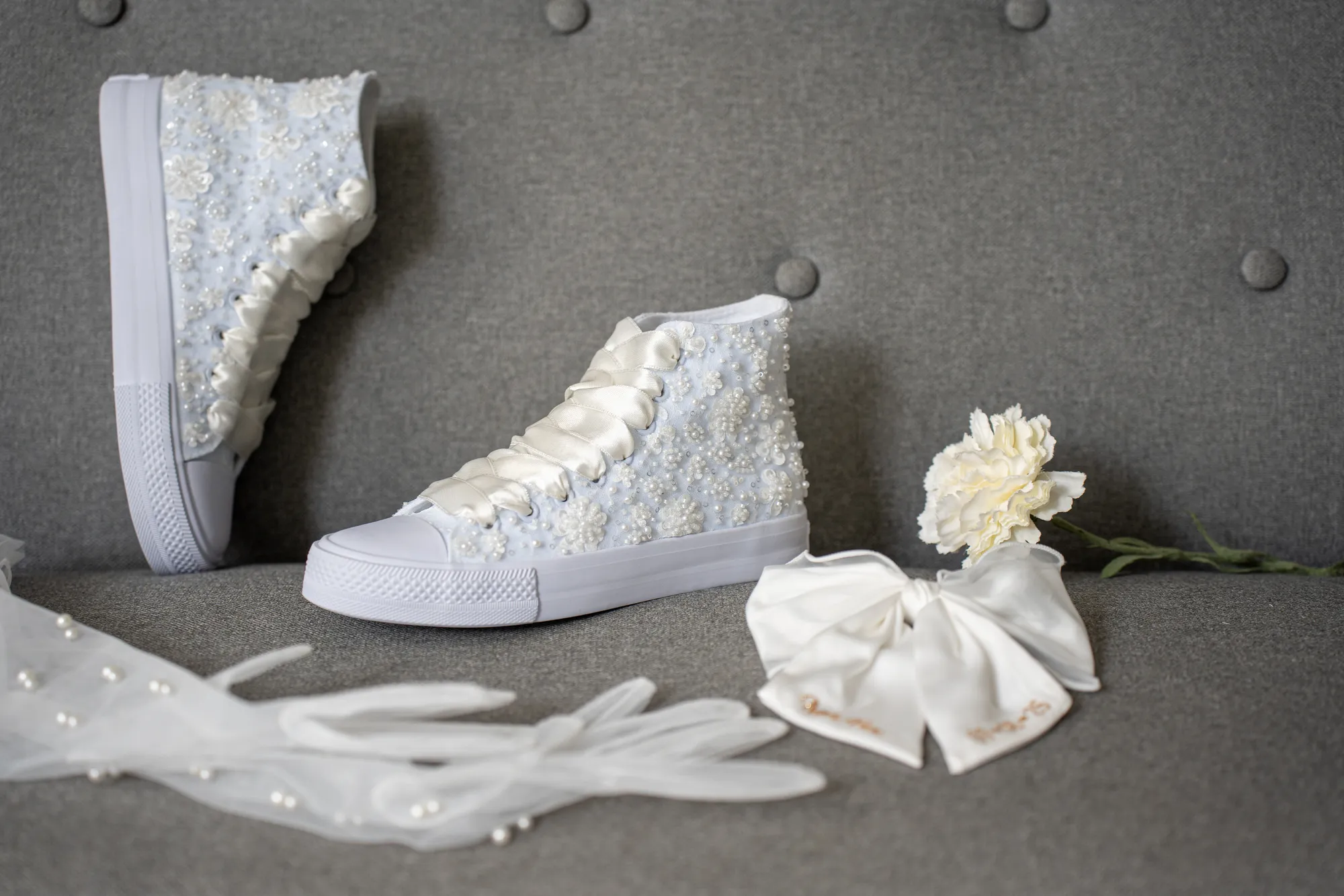 YNG00616 Baskets de mariée ivoire avec dentelle florale et personnalisation optionnelle du talon arrière