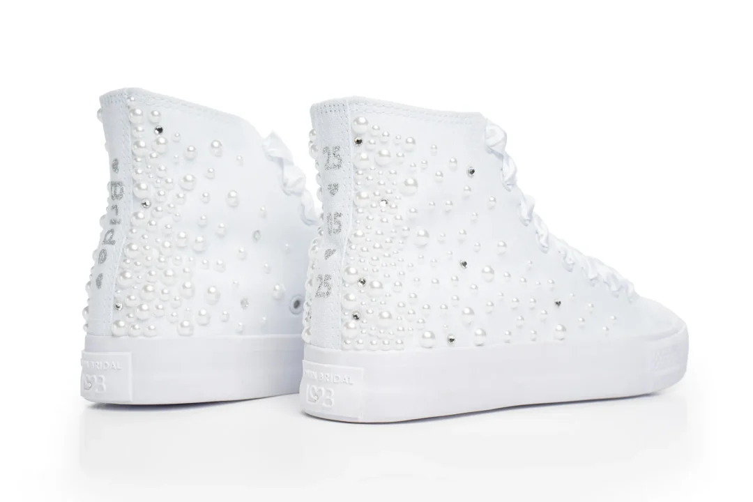 Sneakers de mariage modernes pour la mariée – soutenants, scintillants et faits à la main