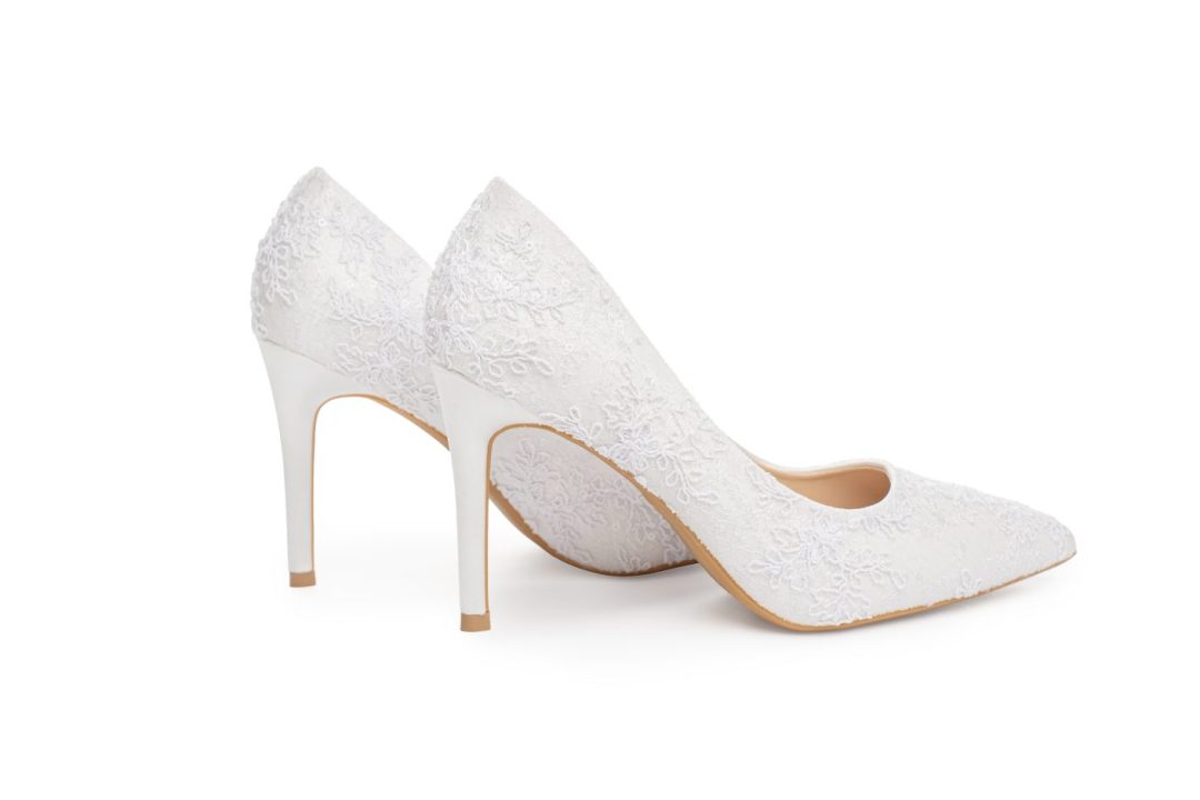 Escarpins de mariage en dentelle ivoire avec talon haut – Lovin Bridal Kaya
