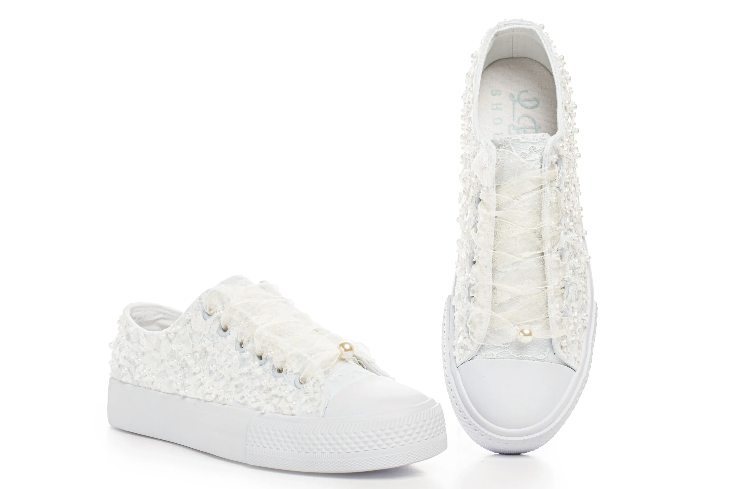 Baskets de mariage en dentelle et perles – Claudia Baskets de mariage ivoire avec dentelle et détail perlé – Lovin Bridal Claudia