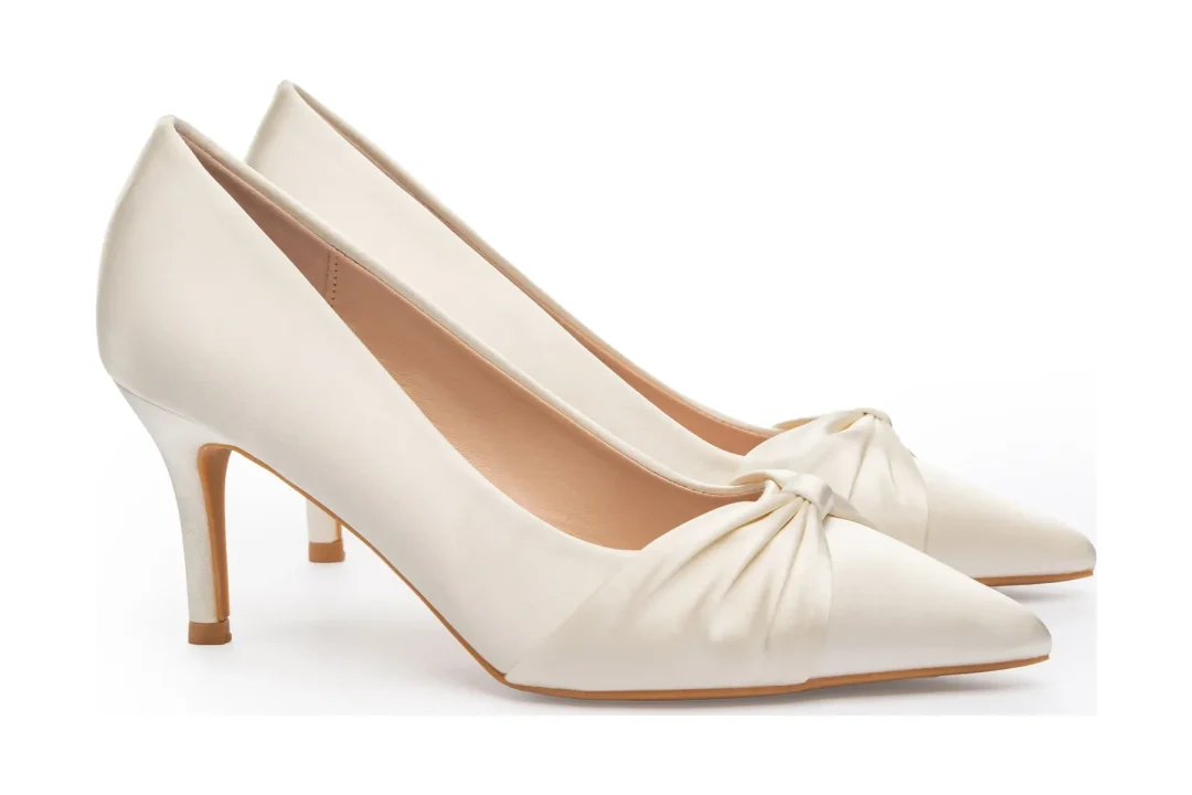 Talons de mariée en satin ivoire avec nœud, bout pointu, talon de 7,5 cm – Selene, Lovin Bridal
