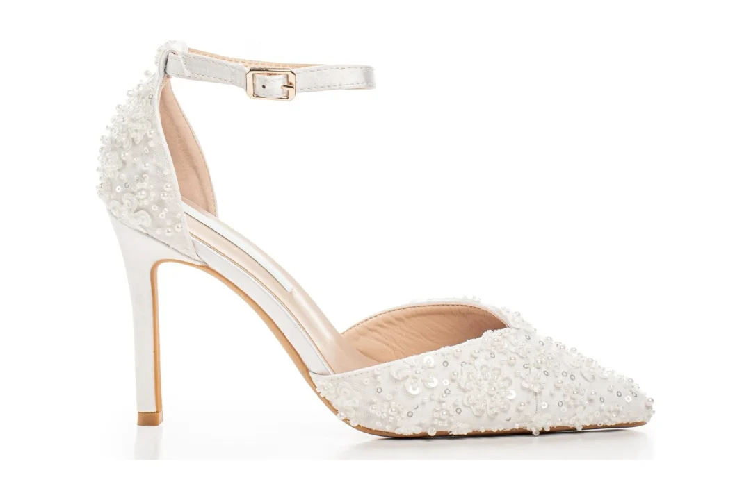 Talons de mariée en dentelle avec perles et talon de 10 cm, blancs et ivoire – Lovin Bridal Sienna
