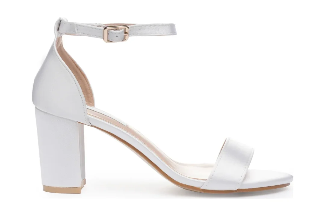 Sandales de mariage à talon bloc moyen, satin, blanc et ivoire – Hera, Lovin Bridal