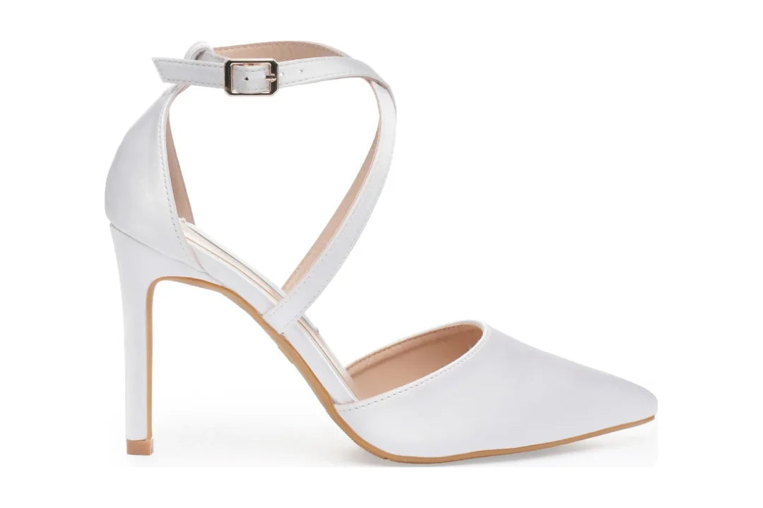 Talons de mariage en satin blanc – Chaussures de mariée à brides croisées avec talon de 9 cm | Modèle Lovin Bridal Minerva