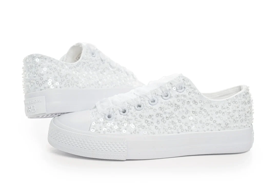 Baskets de mariée à sequins en dentelle ivoire avec lacets transparents – Lovin Bridal Ivone